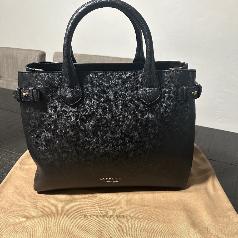 Burberry Banner handbag